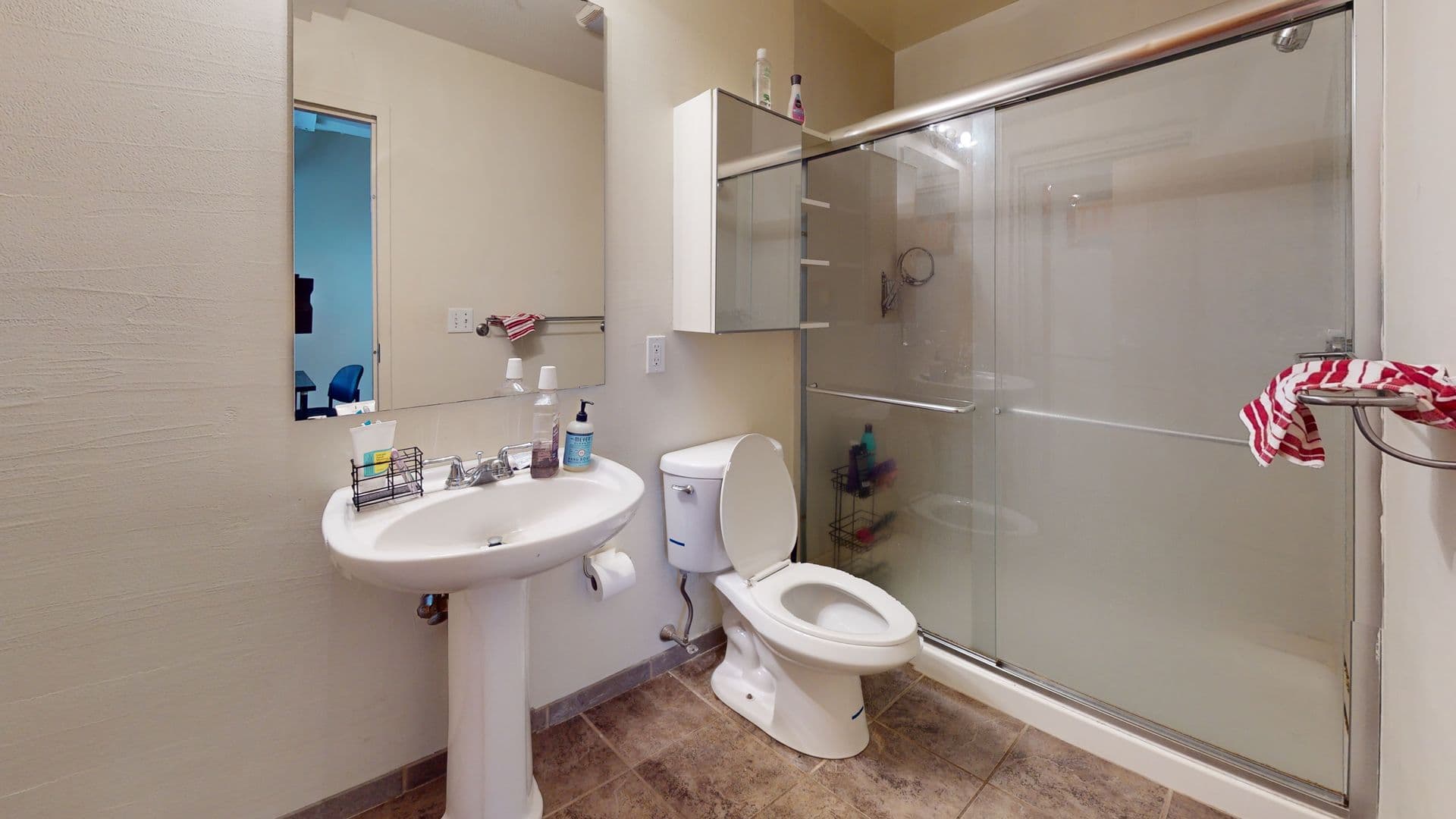 New Haven Apartment: 441 Chapel Street