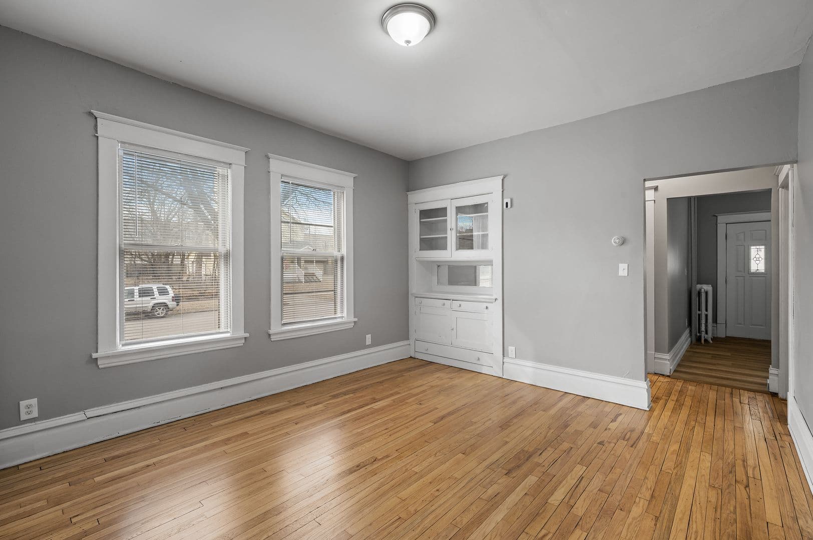 Saint Paul Apartment: 203 Grotto St N