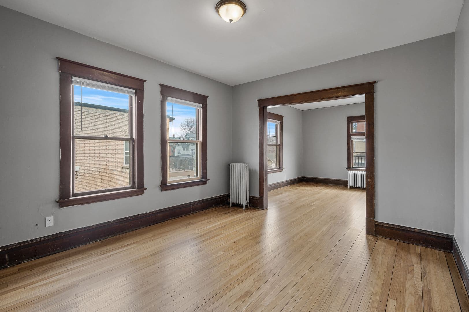 Saint Paul Apartment: 203 Grotto St N