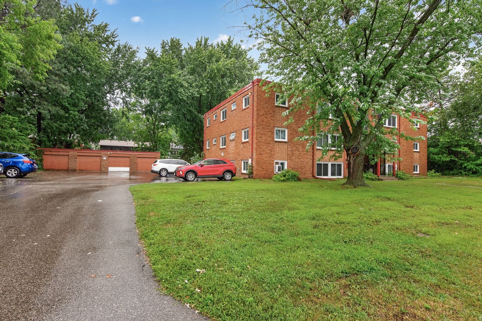 Columbia Heights Apartment: 970 43 1/2 Ave NE
