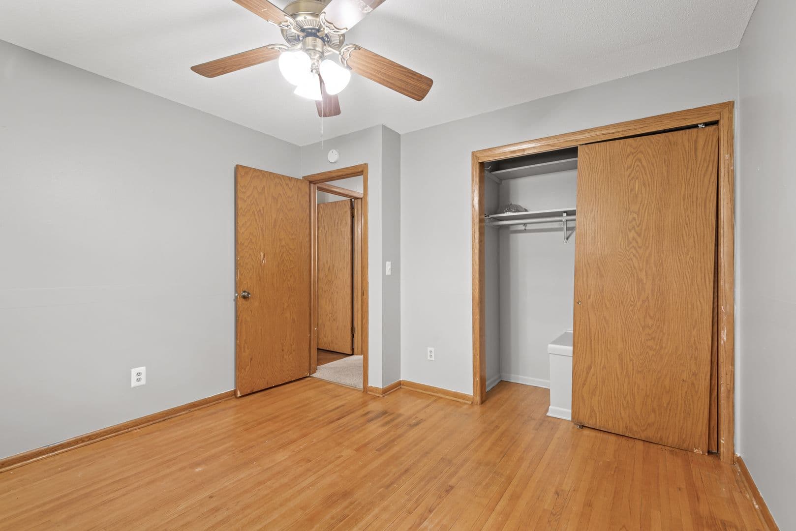 Saint Anthony Apartment: 2604/2606 37th Ave NE