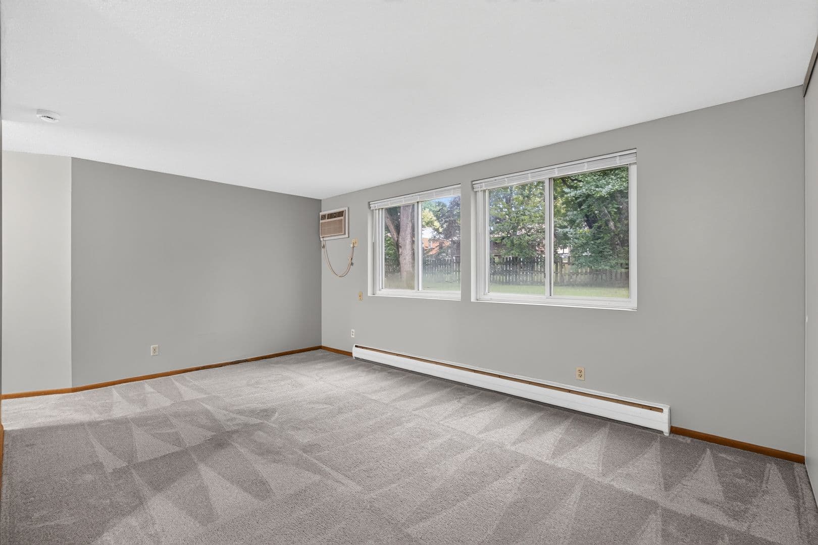 Columbia Heights Apartment: 970 43 1/2 Ave NE
