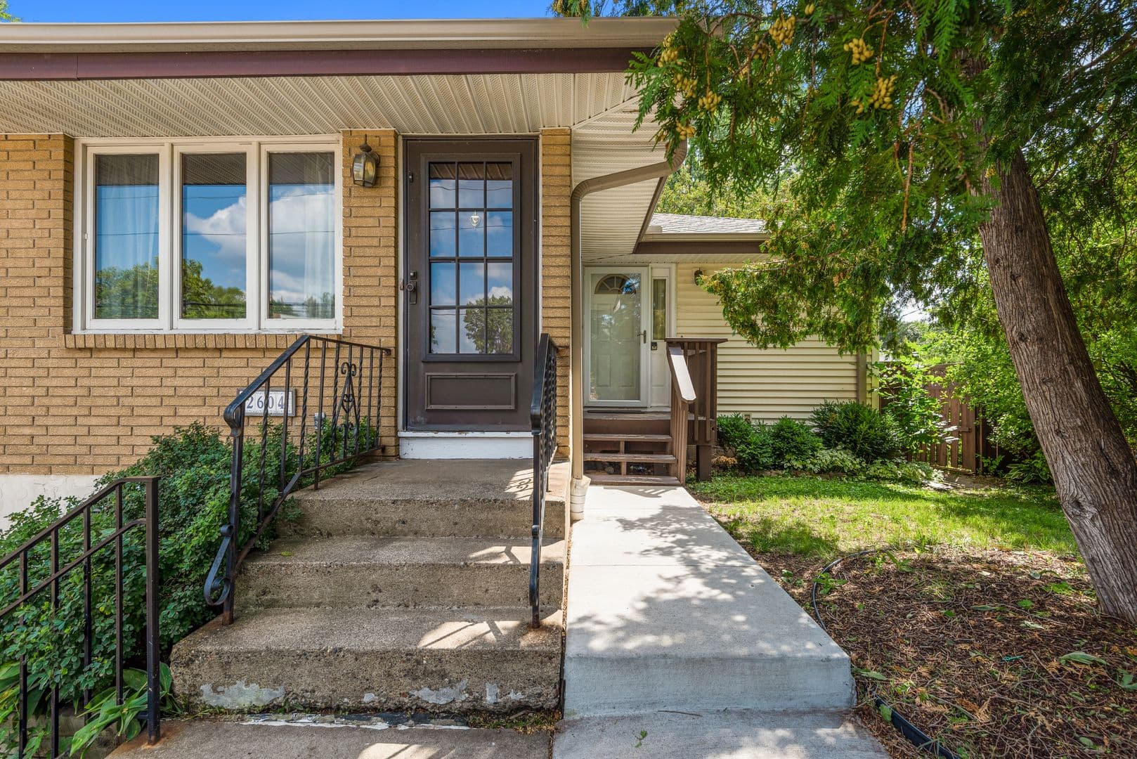 Saint Anthony Apartment: 2604 37th Ave NE