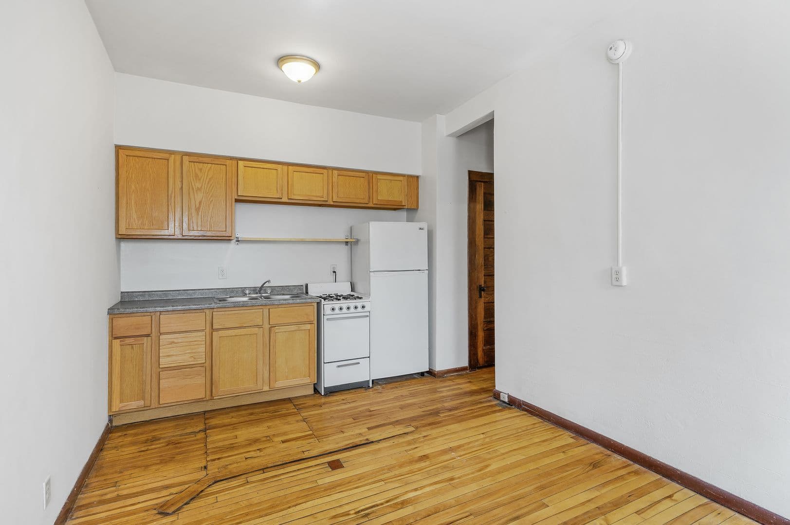 Minneapolis Apartment: 2735 Humboldt Ave S
