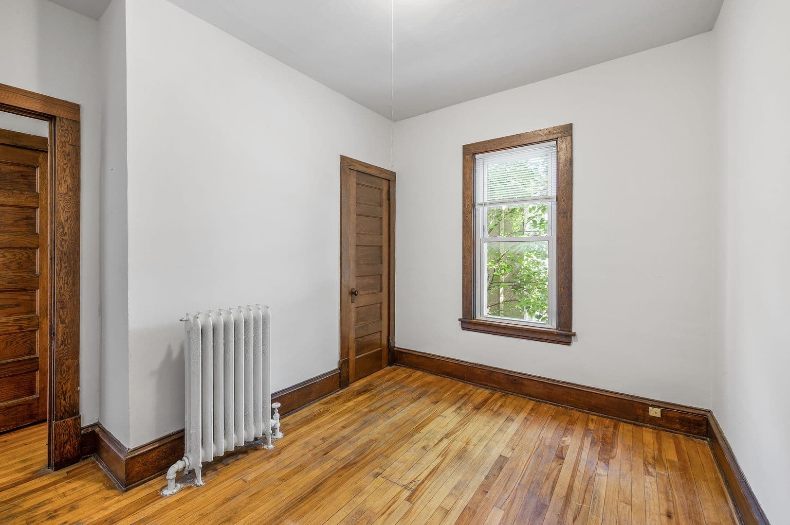 Minneapolis Apartment: 2735 Humboldt Ave S