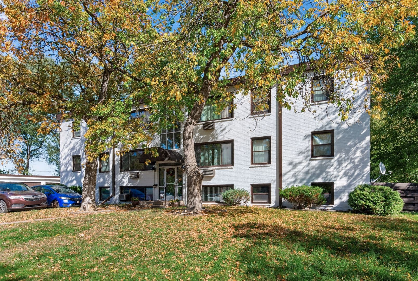 Roseville Apartment: 2610 Snelling Curve