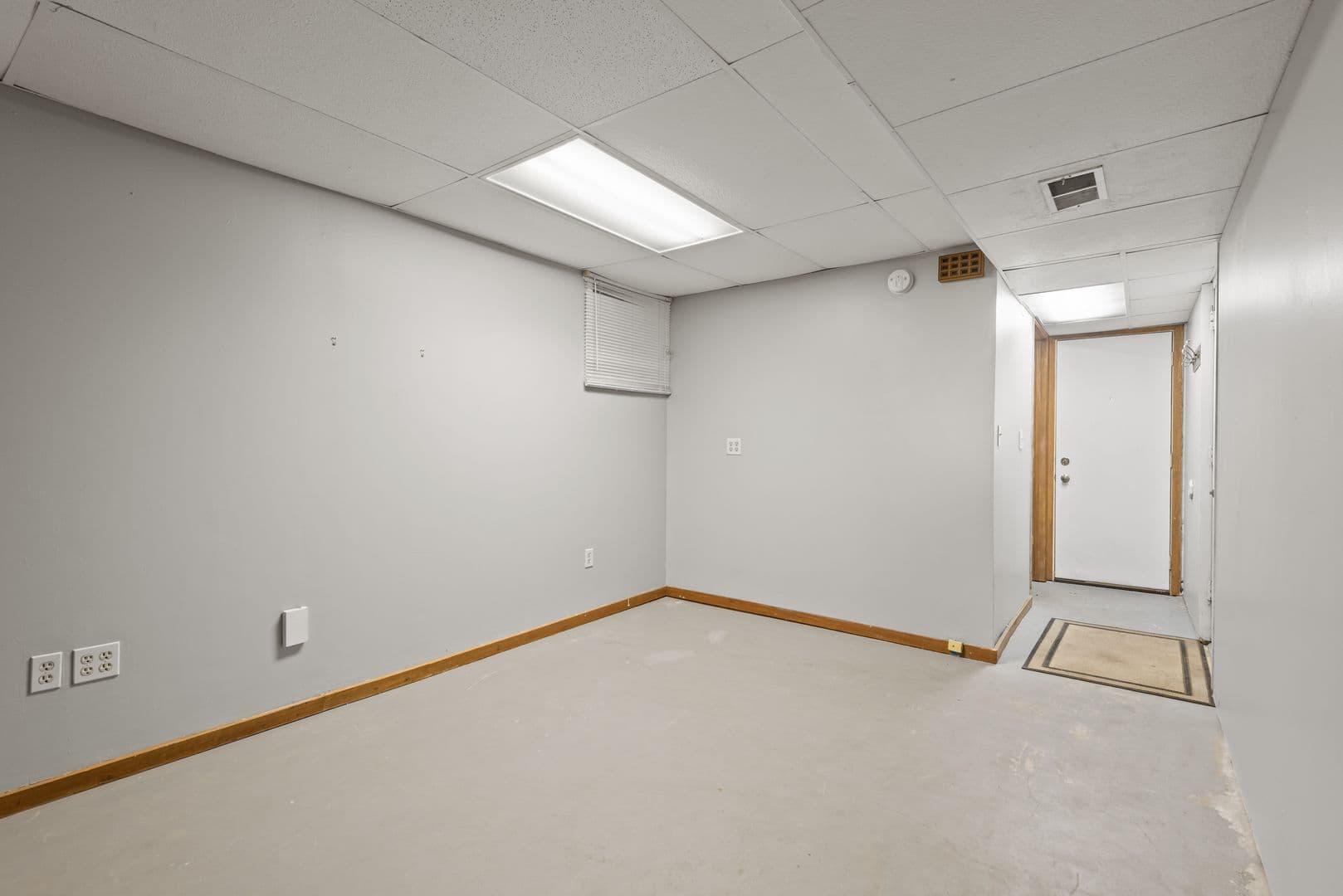 Saint Anthony Apartment: 2604 37th Ave NE