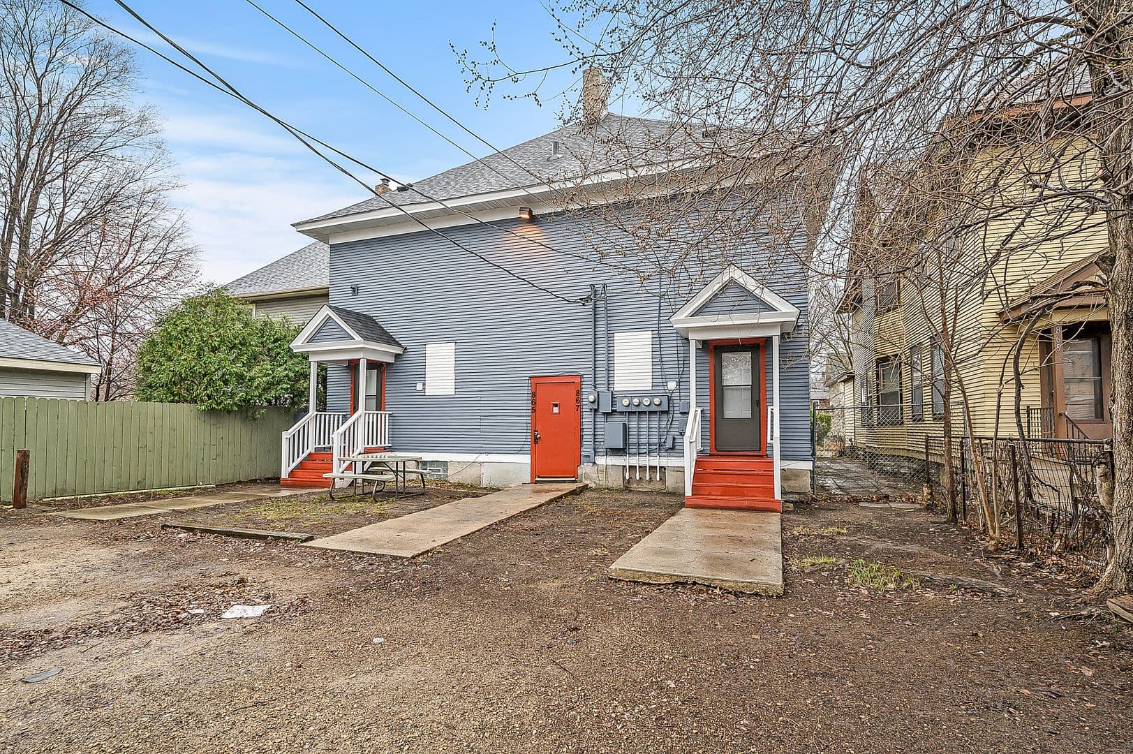 Saint Paul Apartment: 865/867 Hague Ave