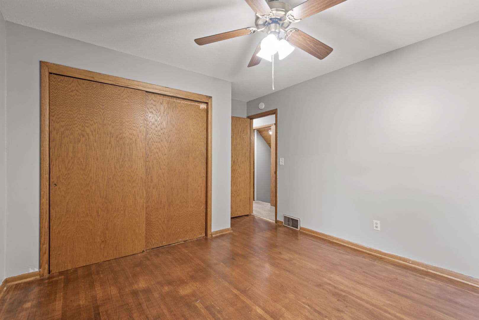 Saint Anthony Apartment: 2604/2606 37th Ave NE