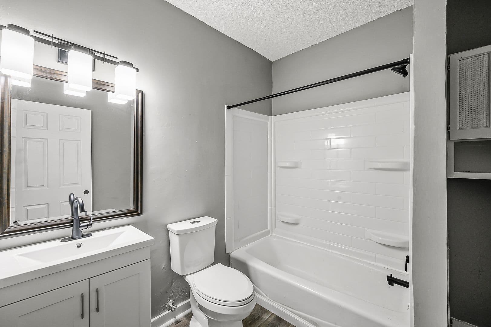 Saint Paul Apartment: 865/867 Hague Ave