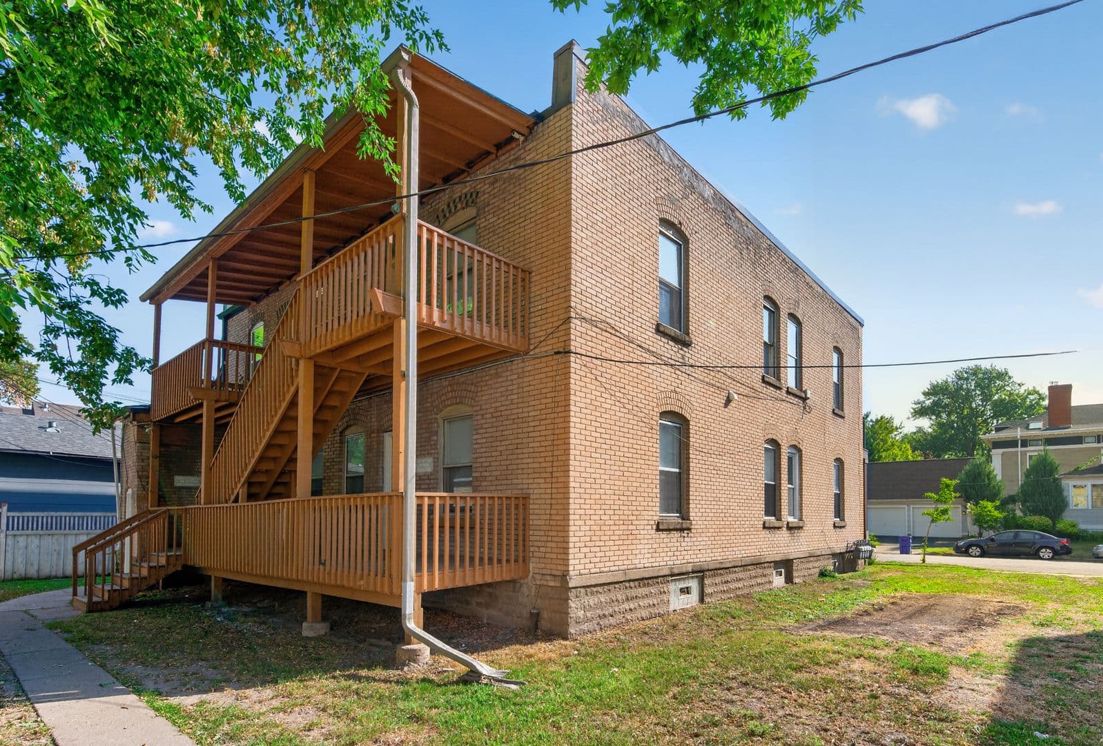 Saint Paul Apartment: 203 Grotto St N