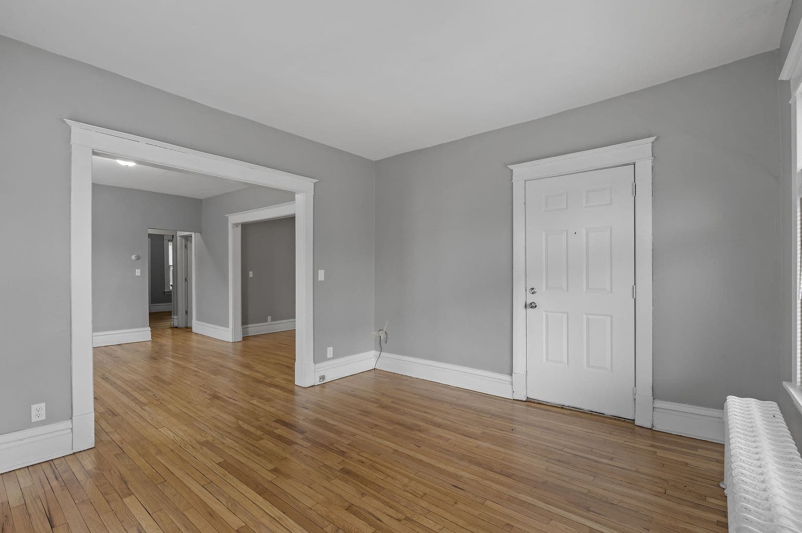 Saint Paul Apartment: 203 Grotto St N