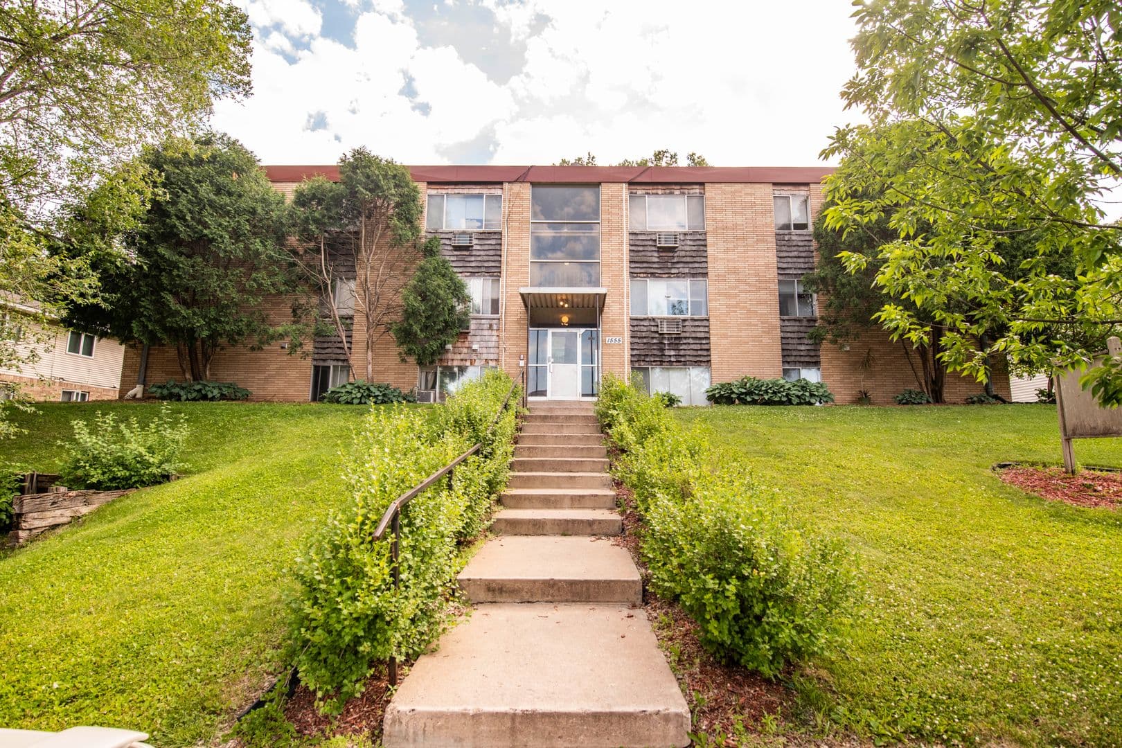 South St Paul Apartment: 1555 Willis Ave