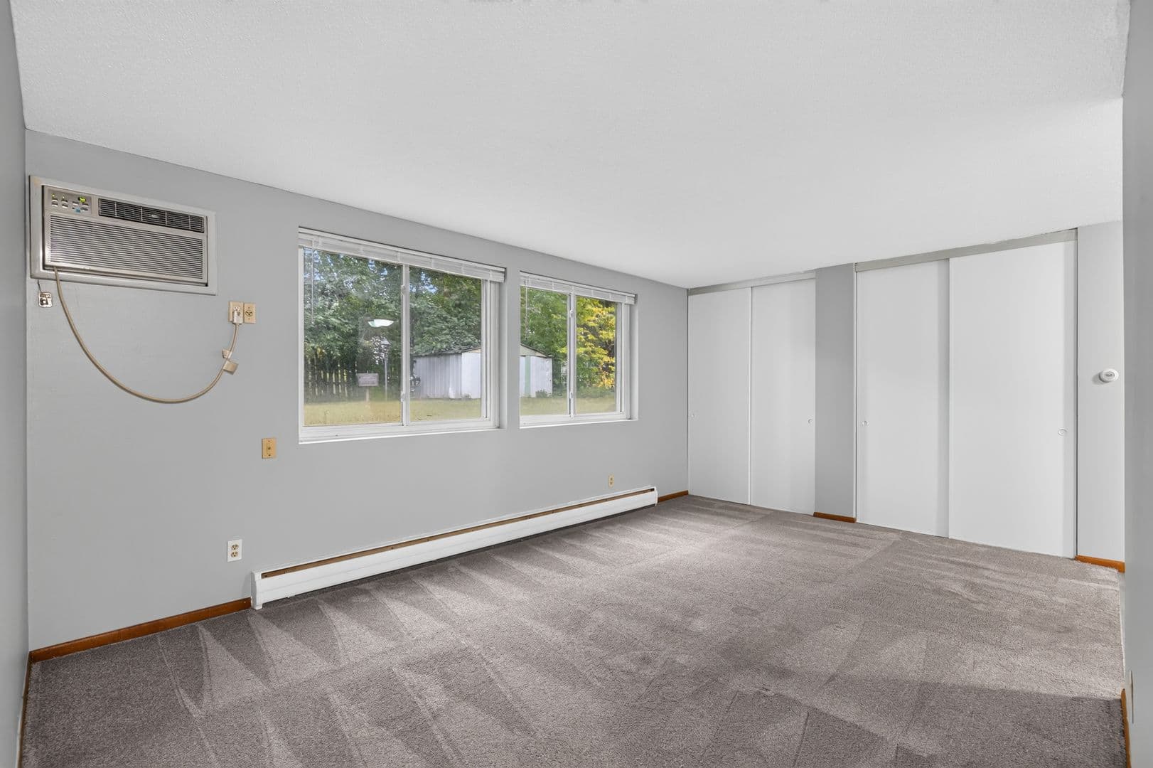 Columbia Heights Apartment: 970 43 1/2 Ave NE