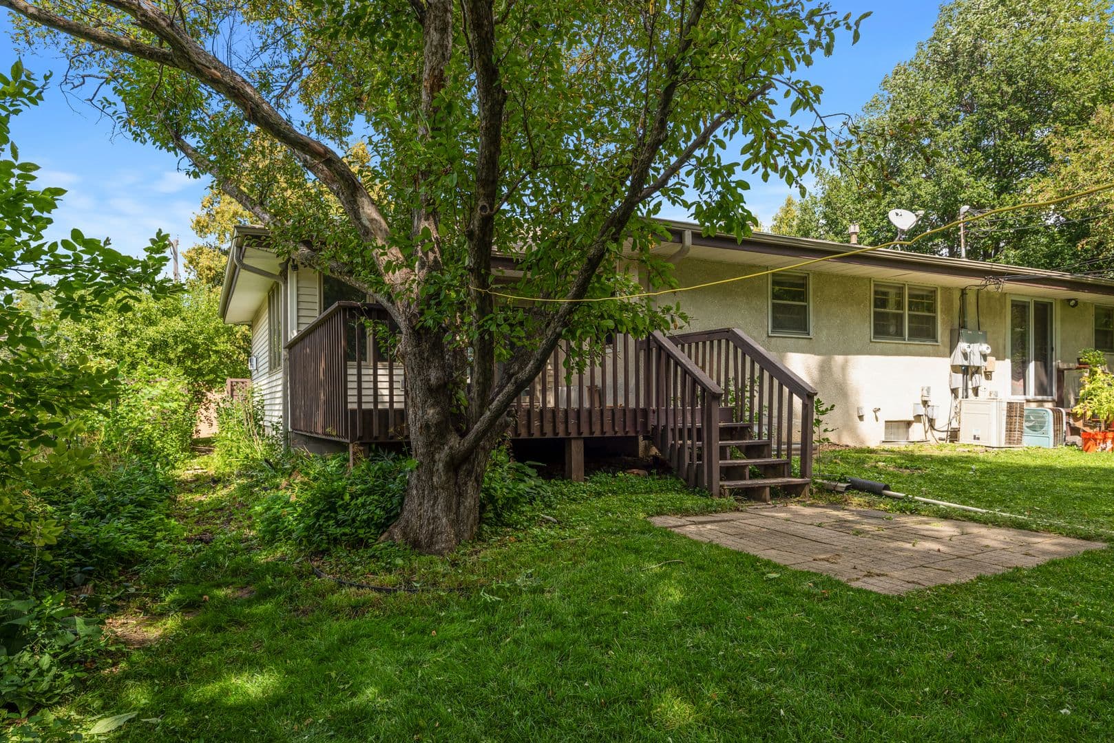 Saint Anthony Apartment: 2604 37th Ave NE
