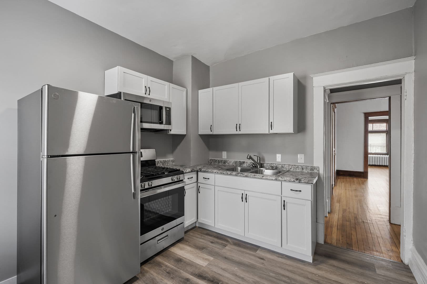 Saint Paul Apartment: 203 Grotto St N