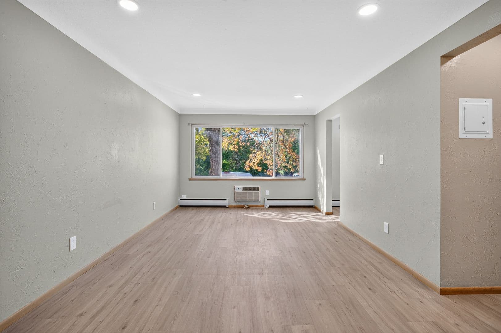 Roseville Apartment: 2610 Snelling Curve