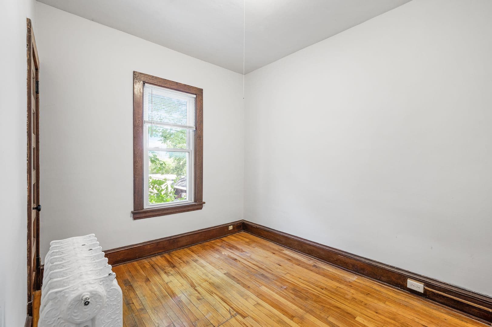 Minneapolis Apartment: 2735 Humboldt Ave S