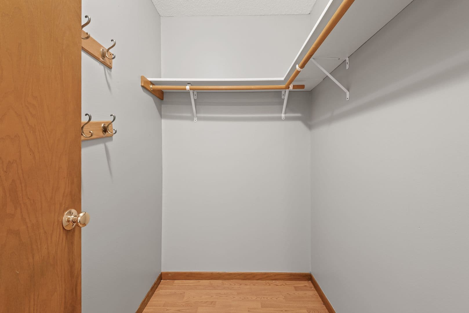 Saint Anthony Apartment: 2604 37th Ave NE