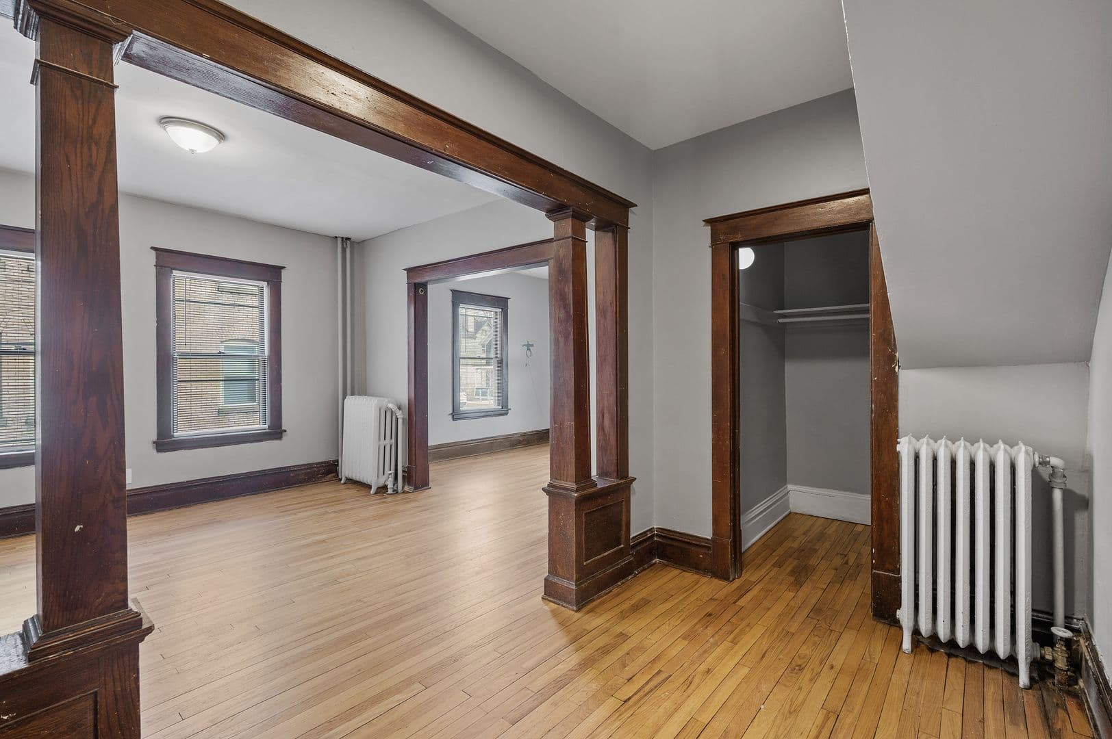 Saint Paul Apartment: 203 Grotto St N