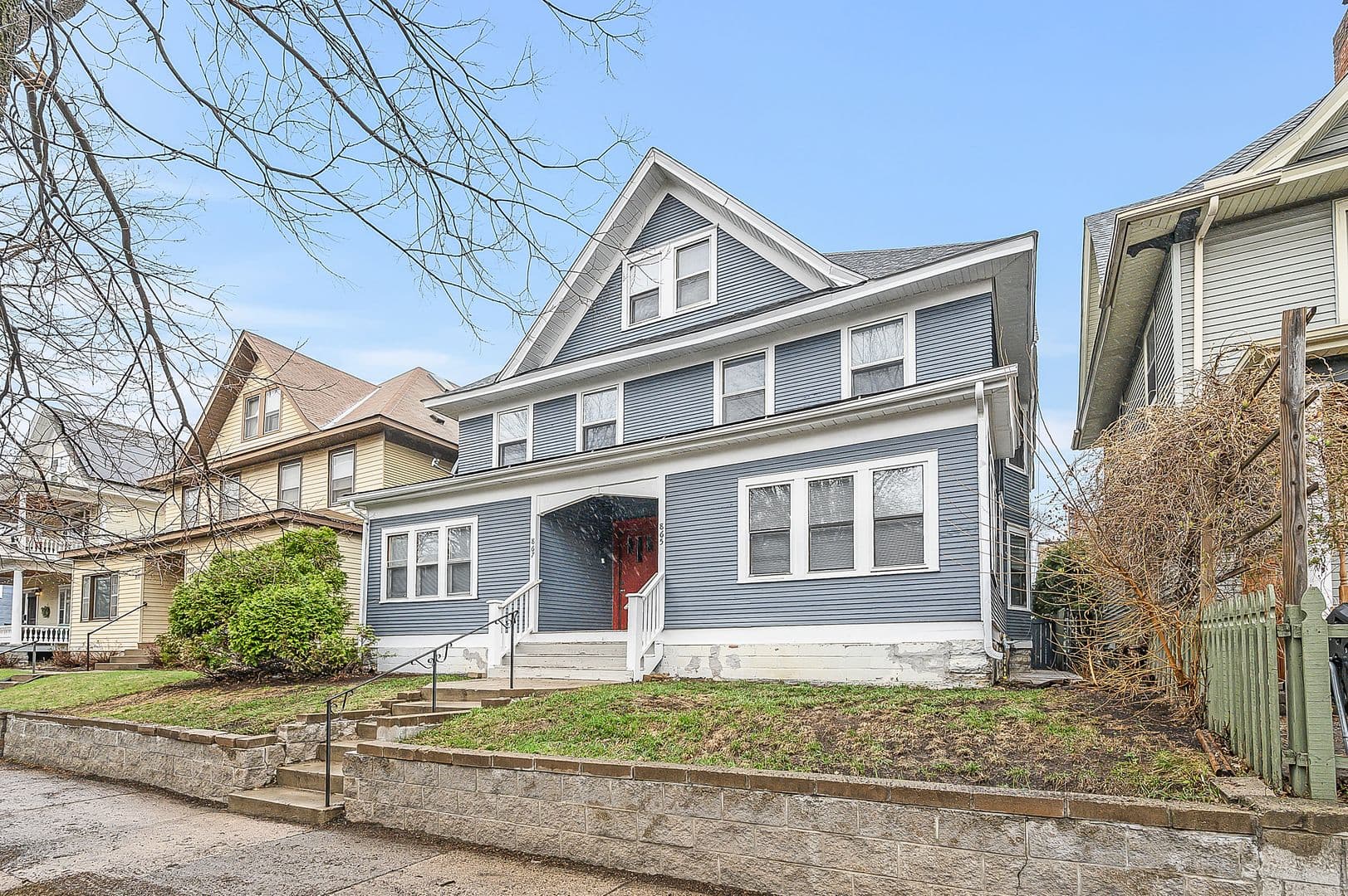 Saint Paul Apartment: 865/867 Hague Ave