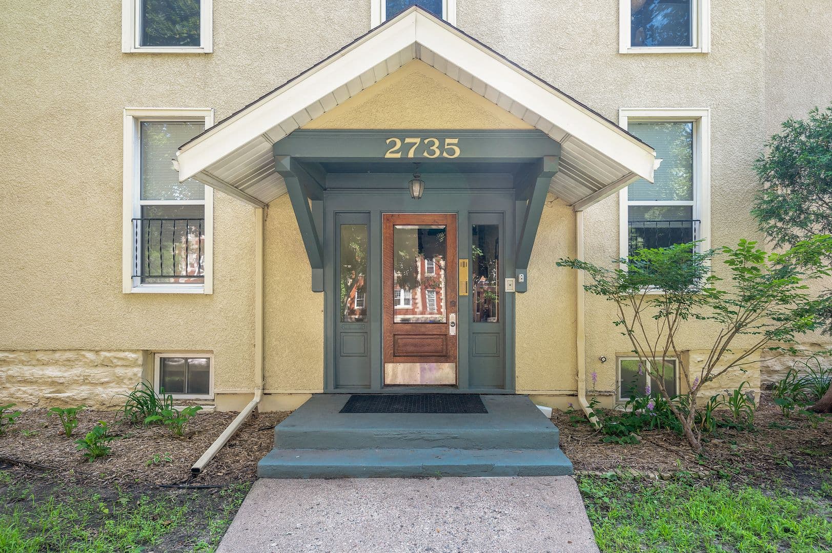 Minneapolis Apartment: 2735 Humboldt Ave S