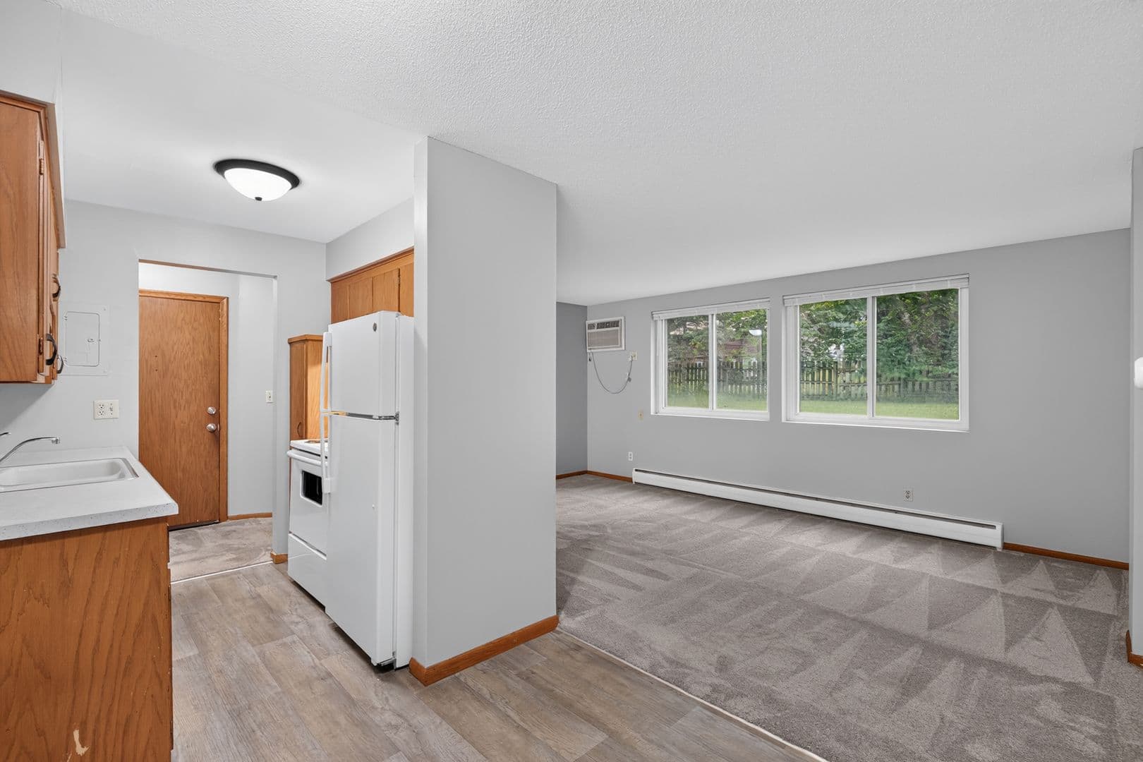 Columbia Heights Apartment: 970 43 1/2 Ave NE