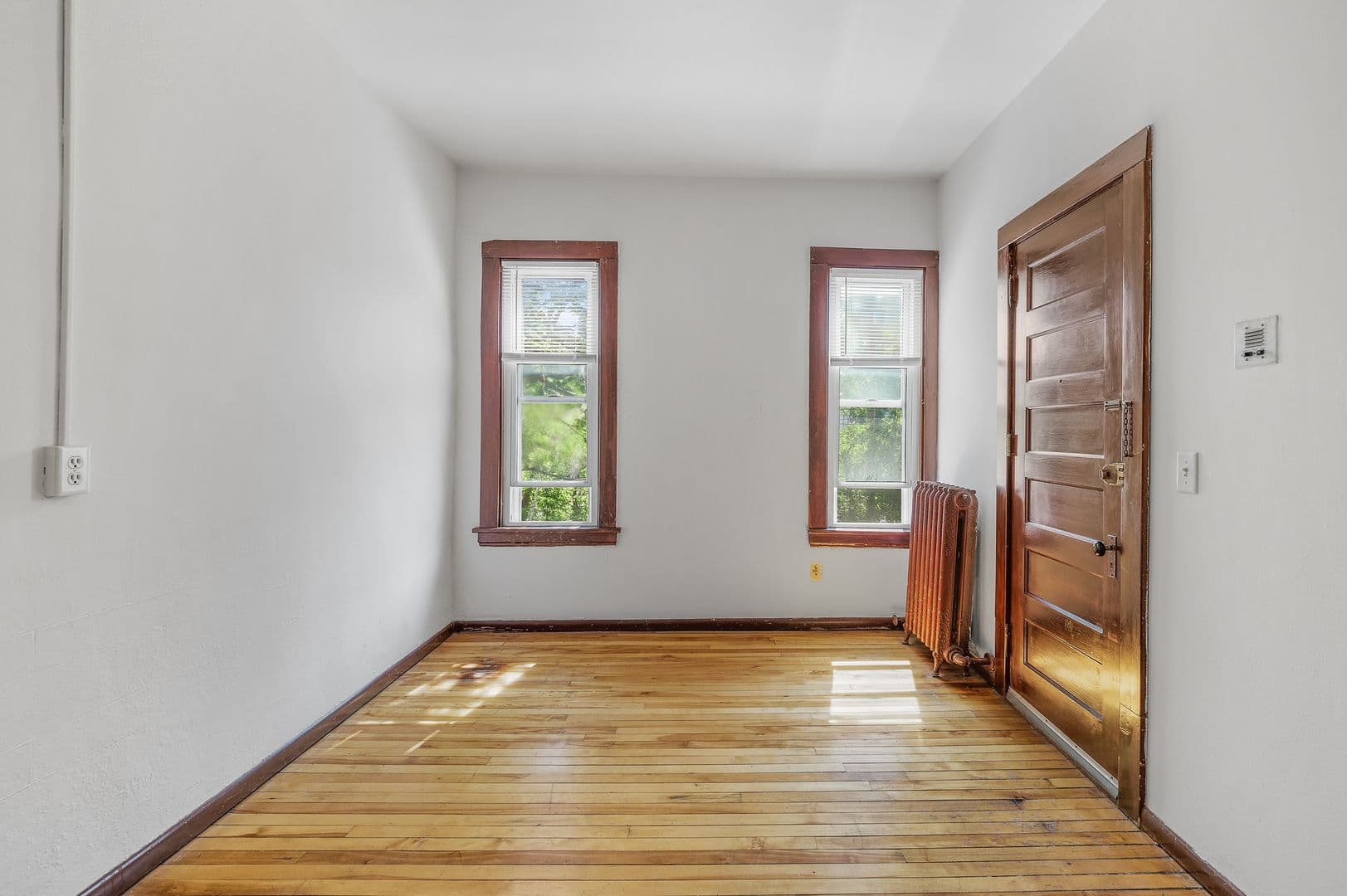 Minneapolis Apartment: 2735 Humboldt Ave S
