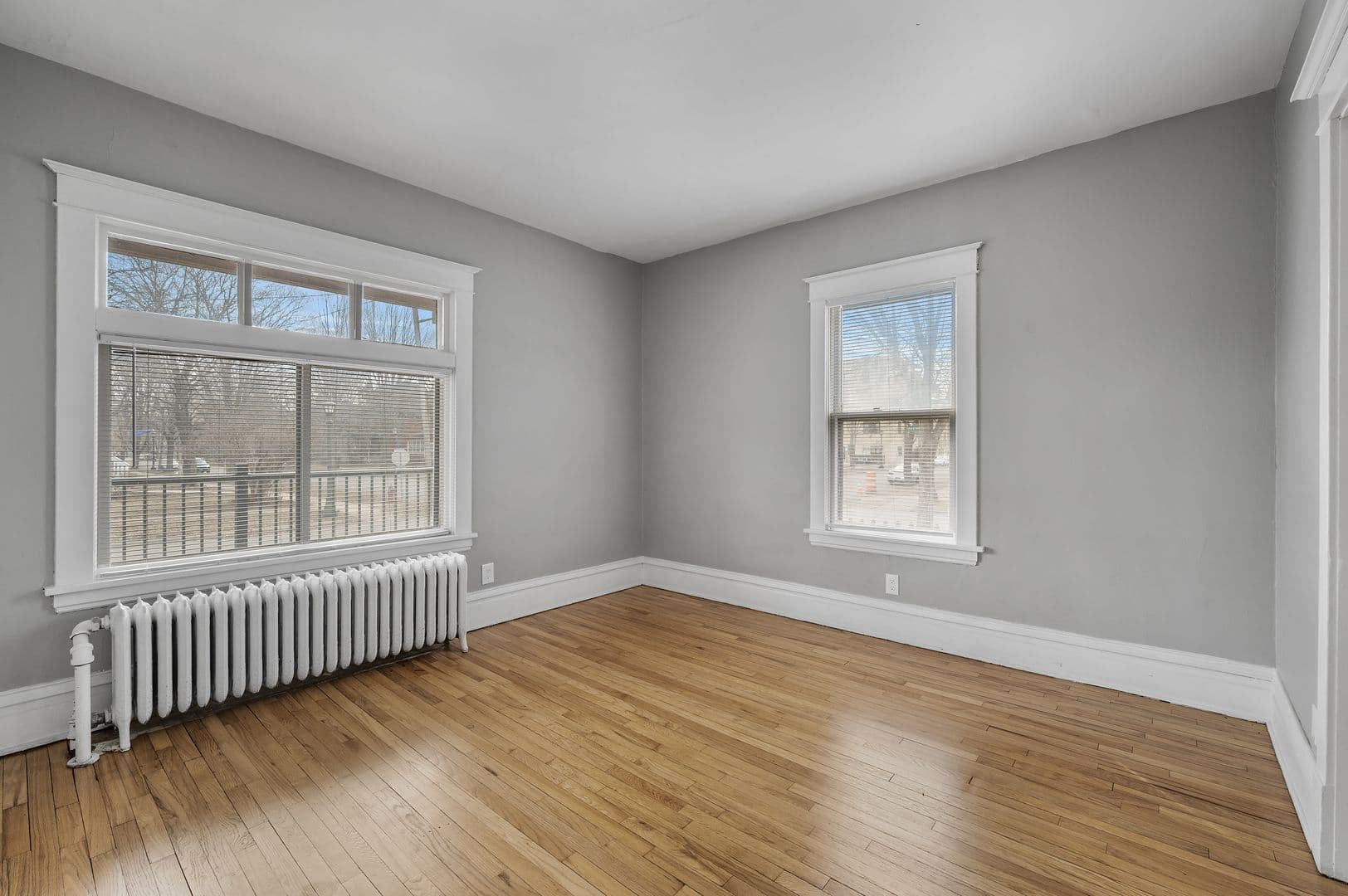 Saint Paul Apartment: 203 Grotto St N