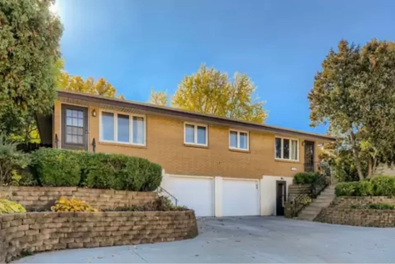 Saint Anthony Apartment: 2604 37th Ave NE