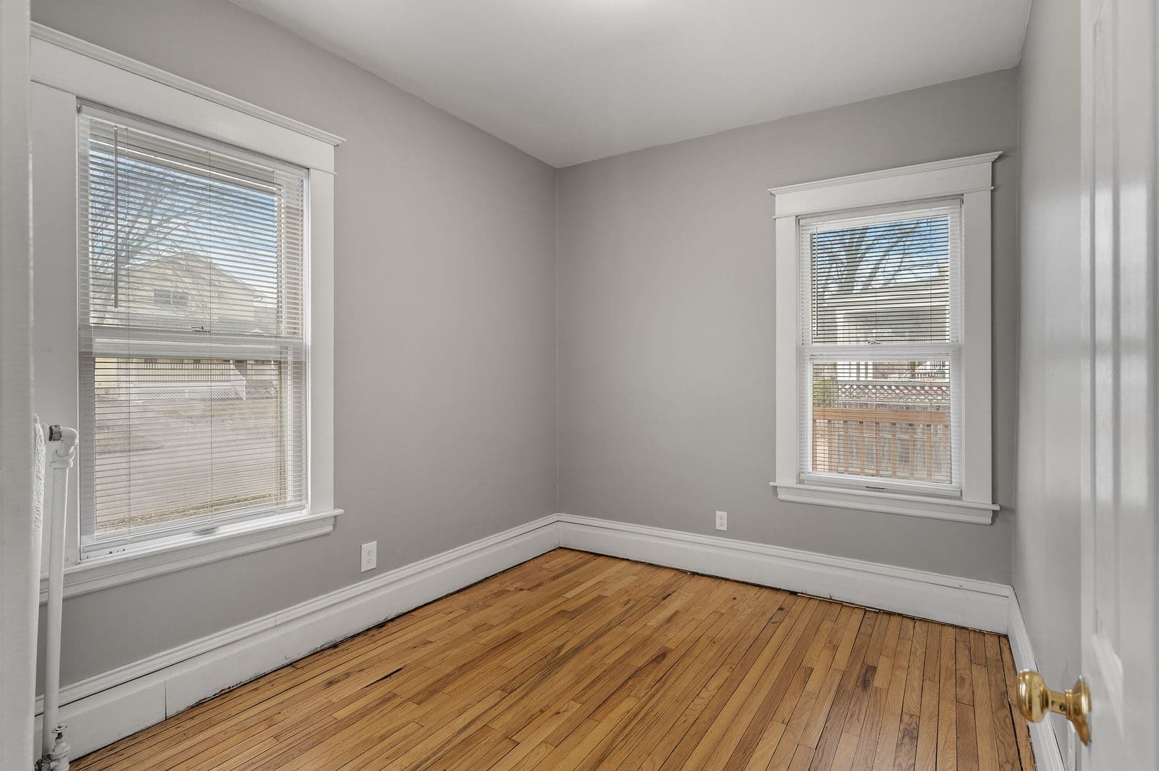 Saint Paul Apartment: 203 Grotto St N