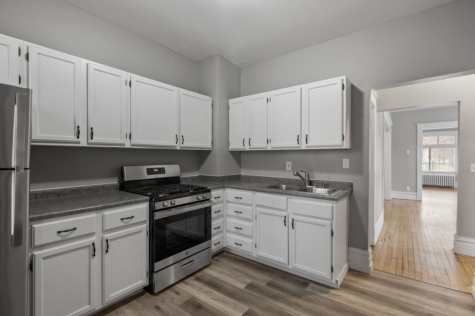 Saint Paul Apartment: 203 Grotto St N