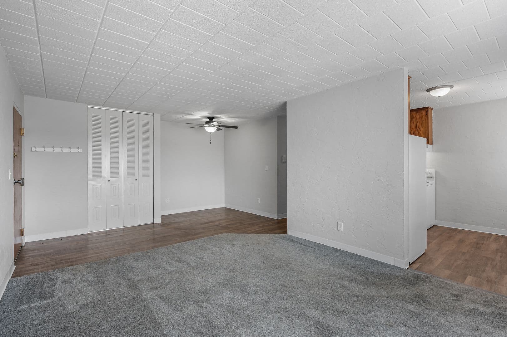 South St Paul Apartment: 1555 Willis Ave