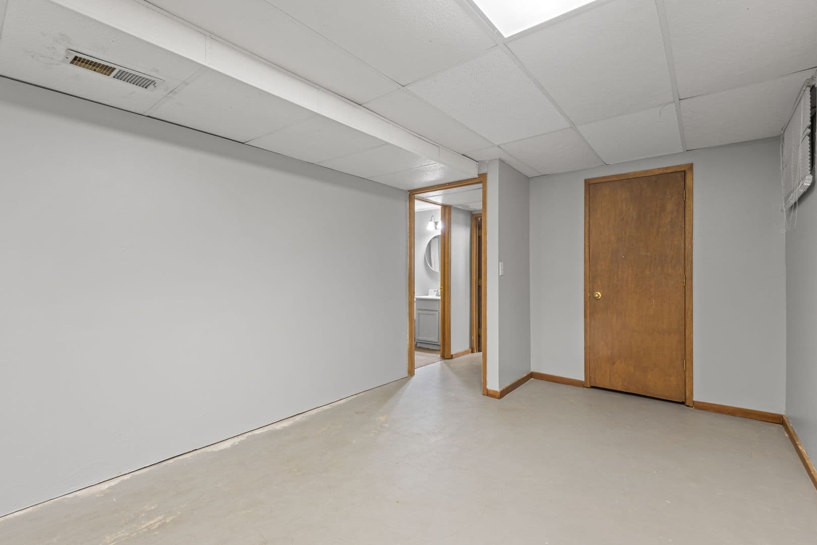 Saint Anthony Apartment: 2604 37th Ave NE