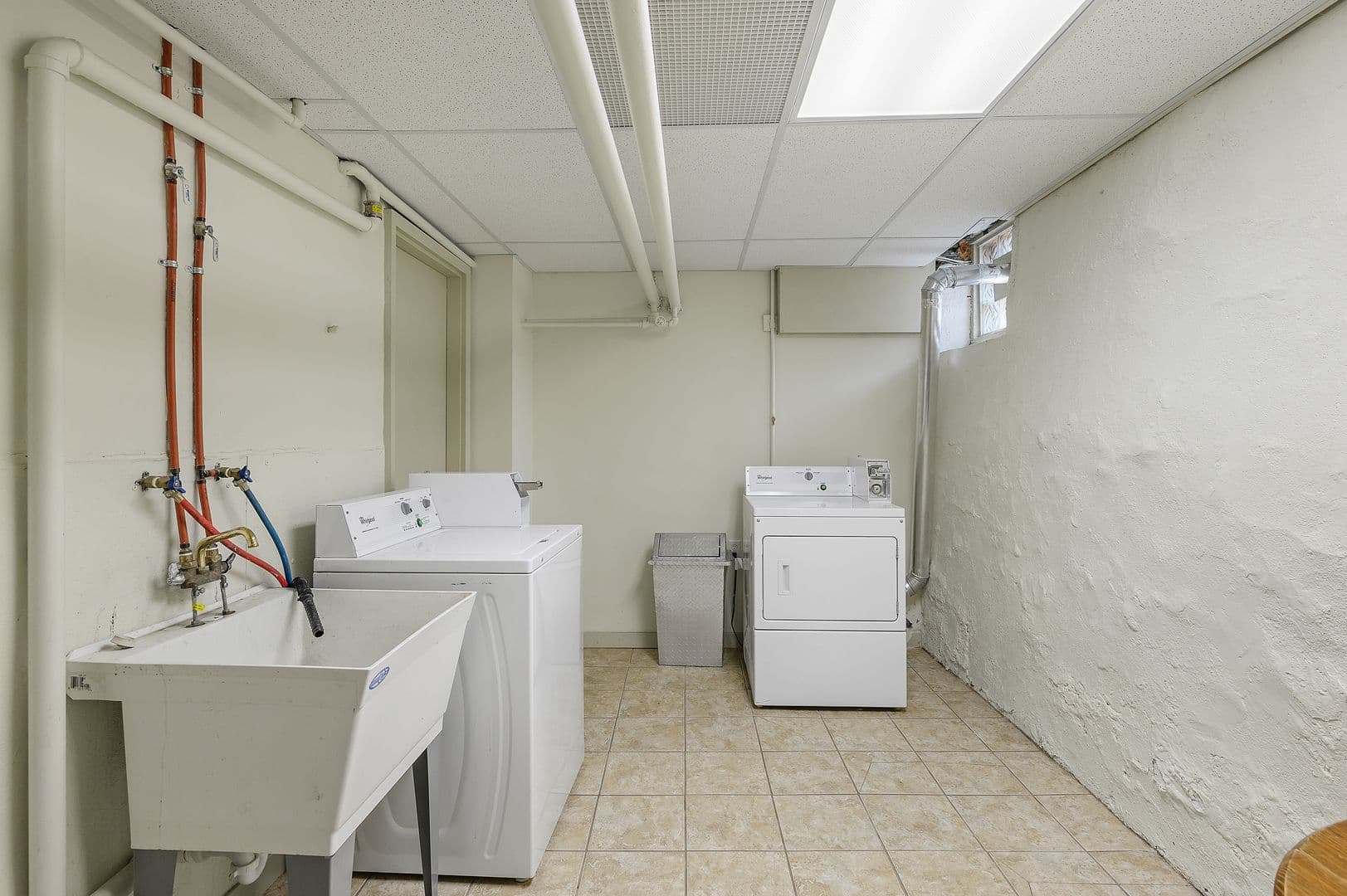 Minneapolis Apartment: 2735 Humboldt Ave S