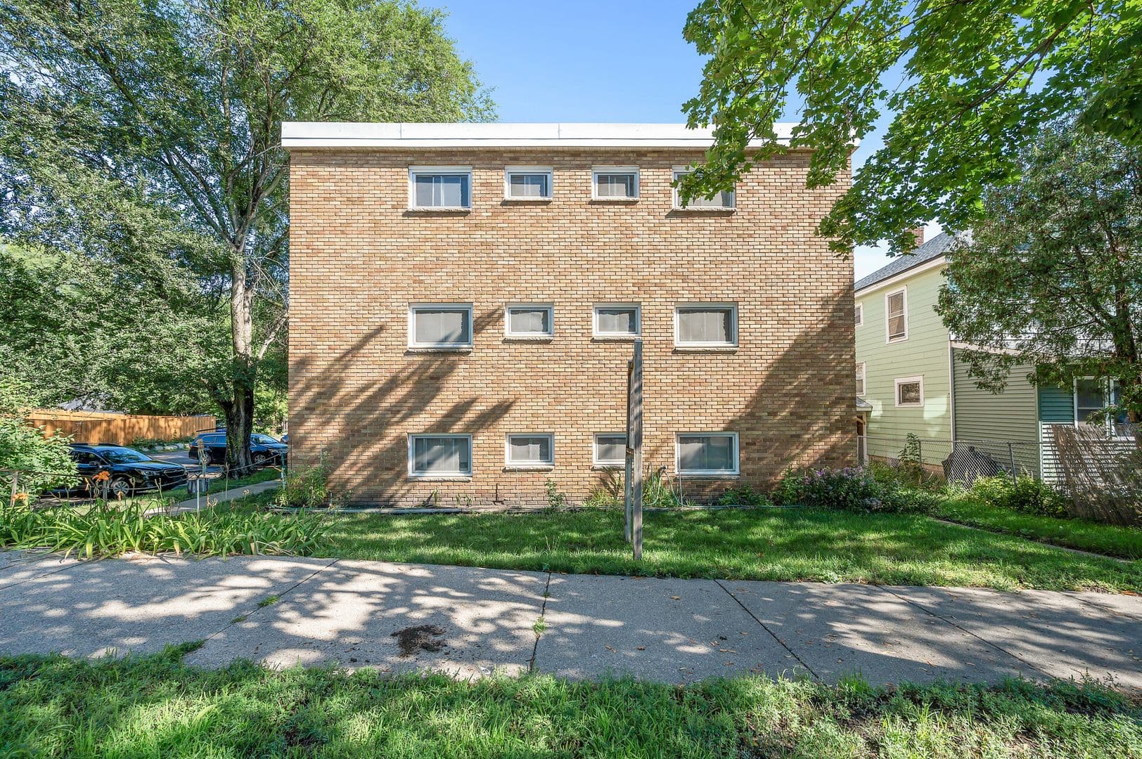 Saint Paul Apartment: 1009 Randolph Ave