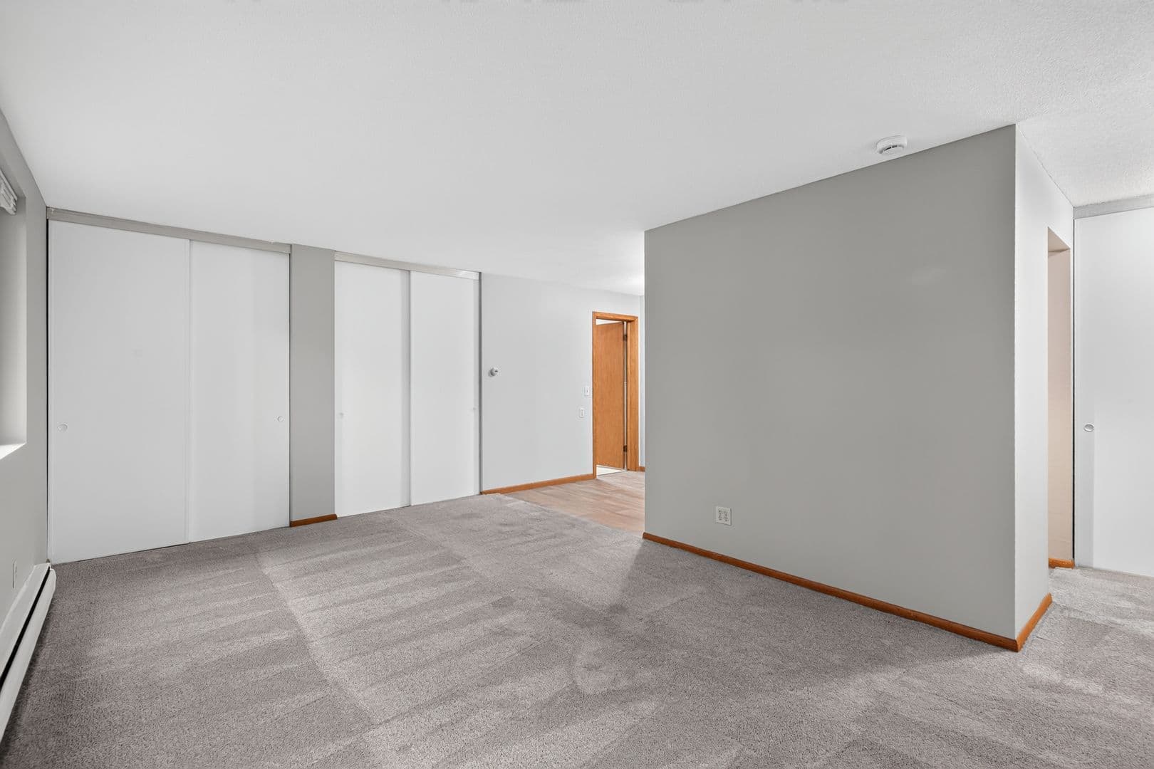 Columbia Heights Apartment: 970 43 1/2 Ave NE