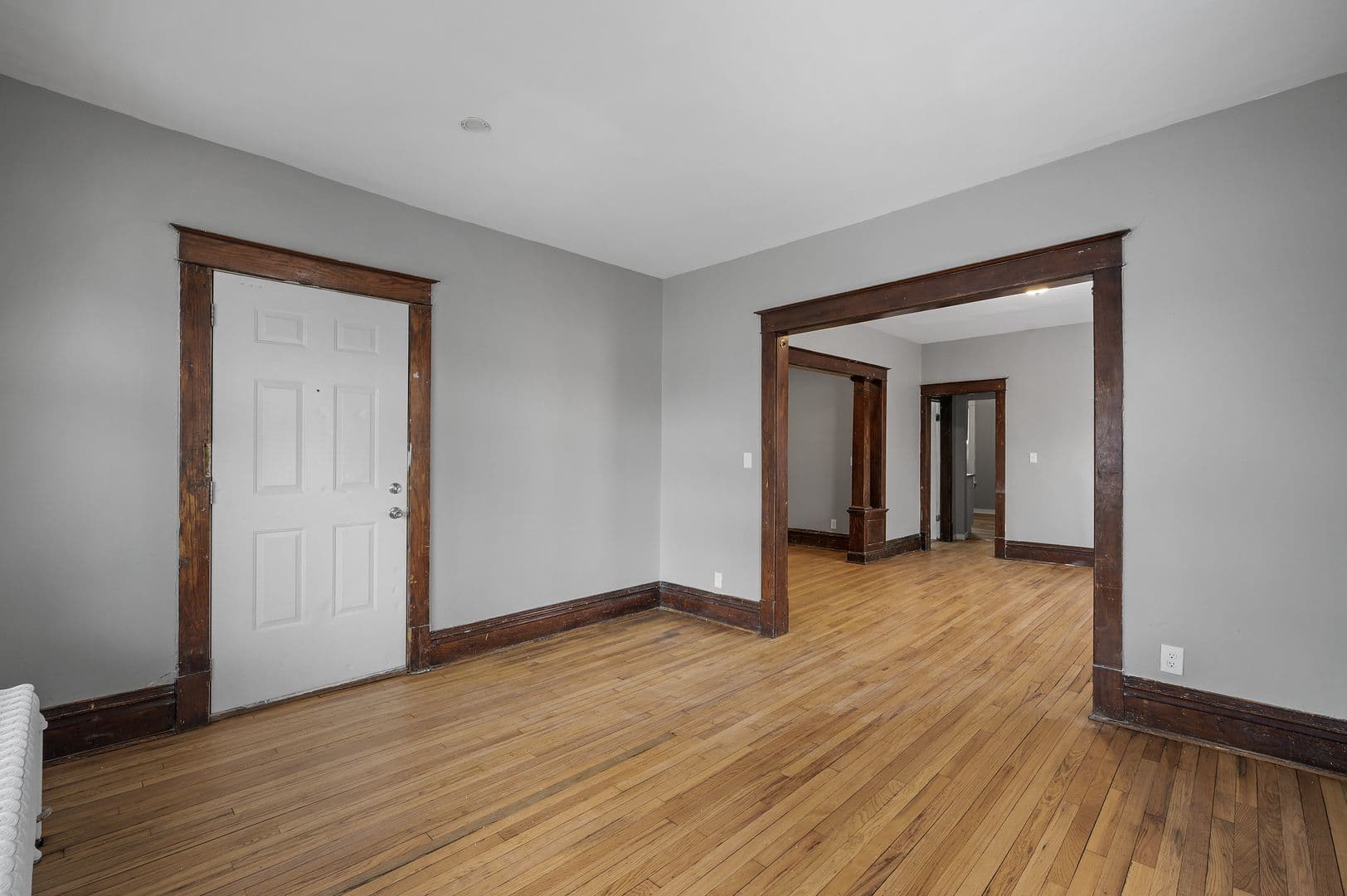 Saint Paul Apartment: 203 Grotto St N