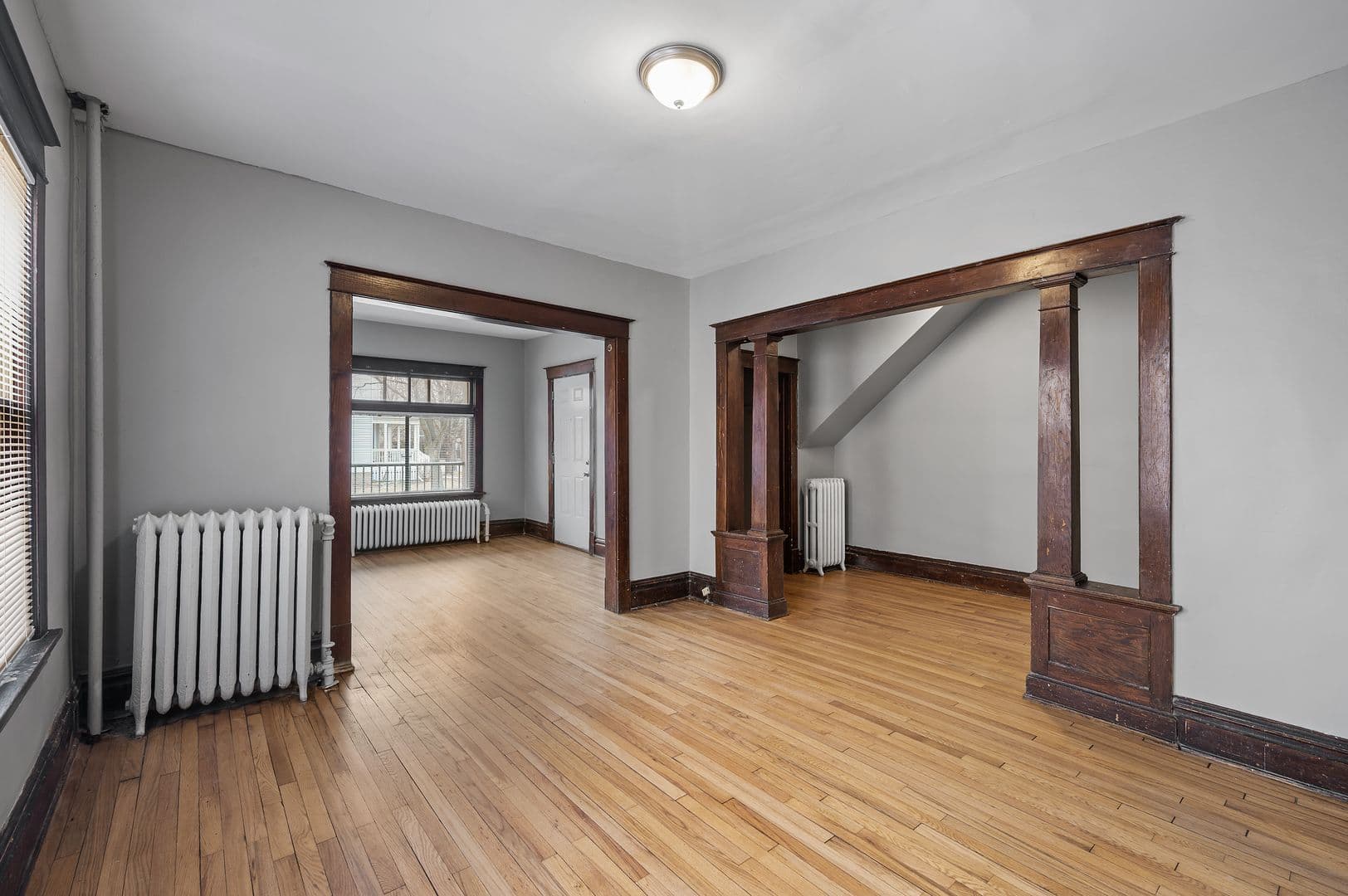 Saint Paul Apartment: 203 Grotto St N