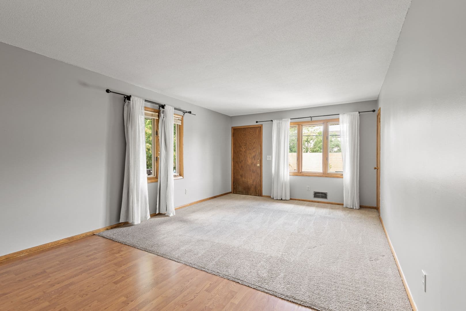 Saint Anthony Apartment: 2604 37th Ave NE