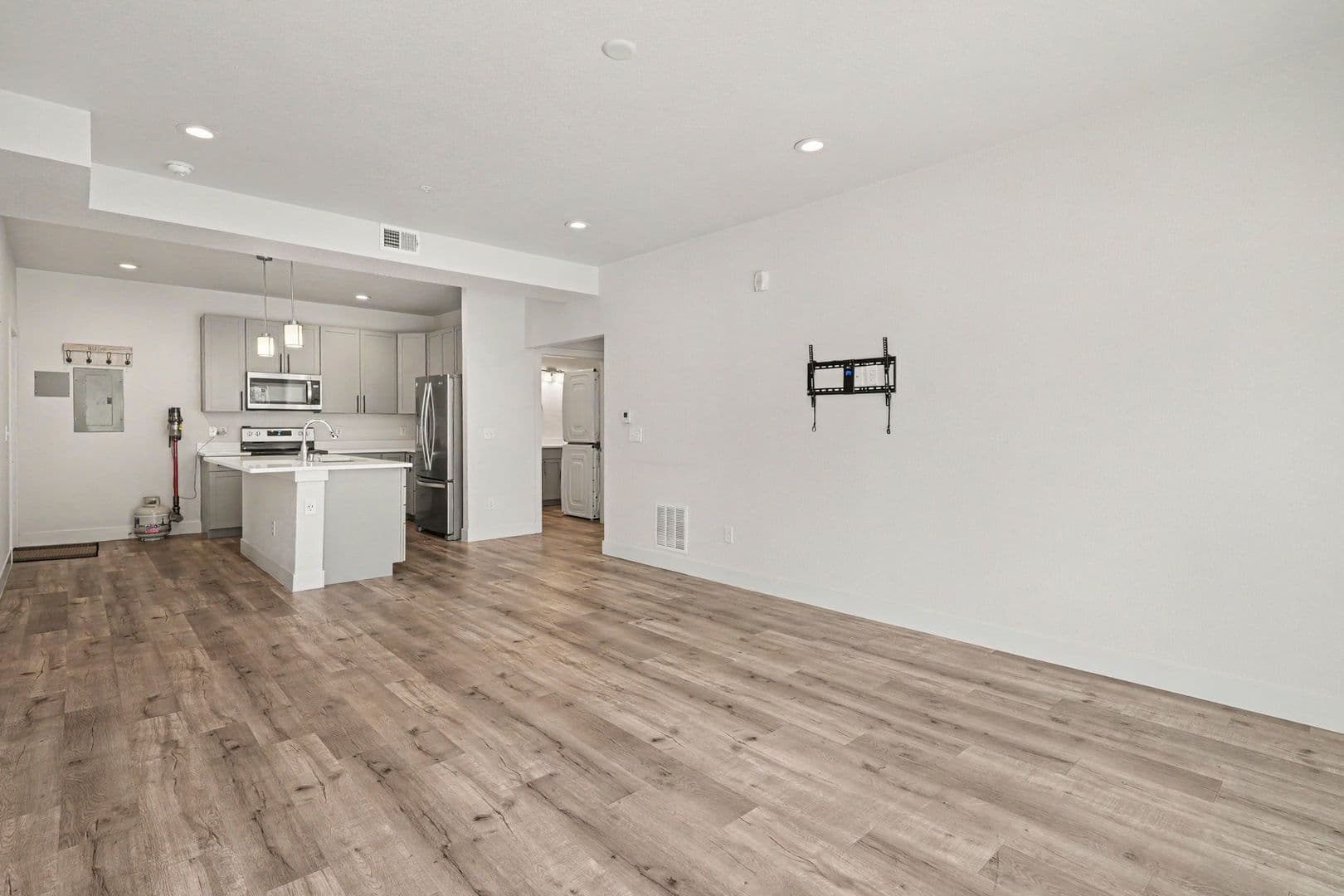 Aurora House: 14936 E Hampden Ave #201