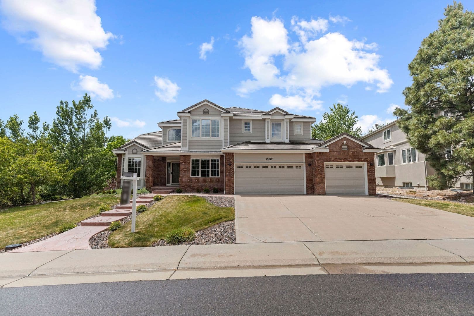 Aurora House: 19617 E Fair Dr