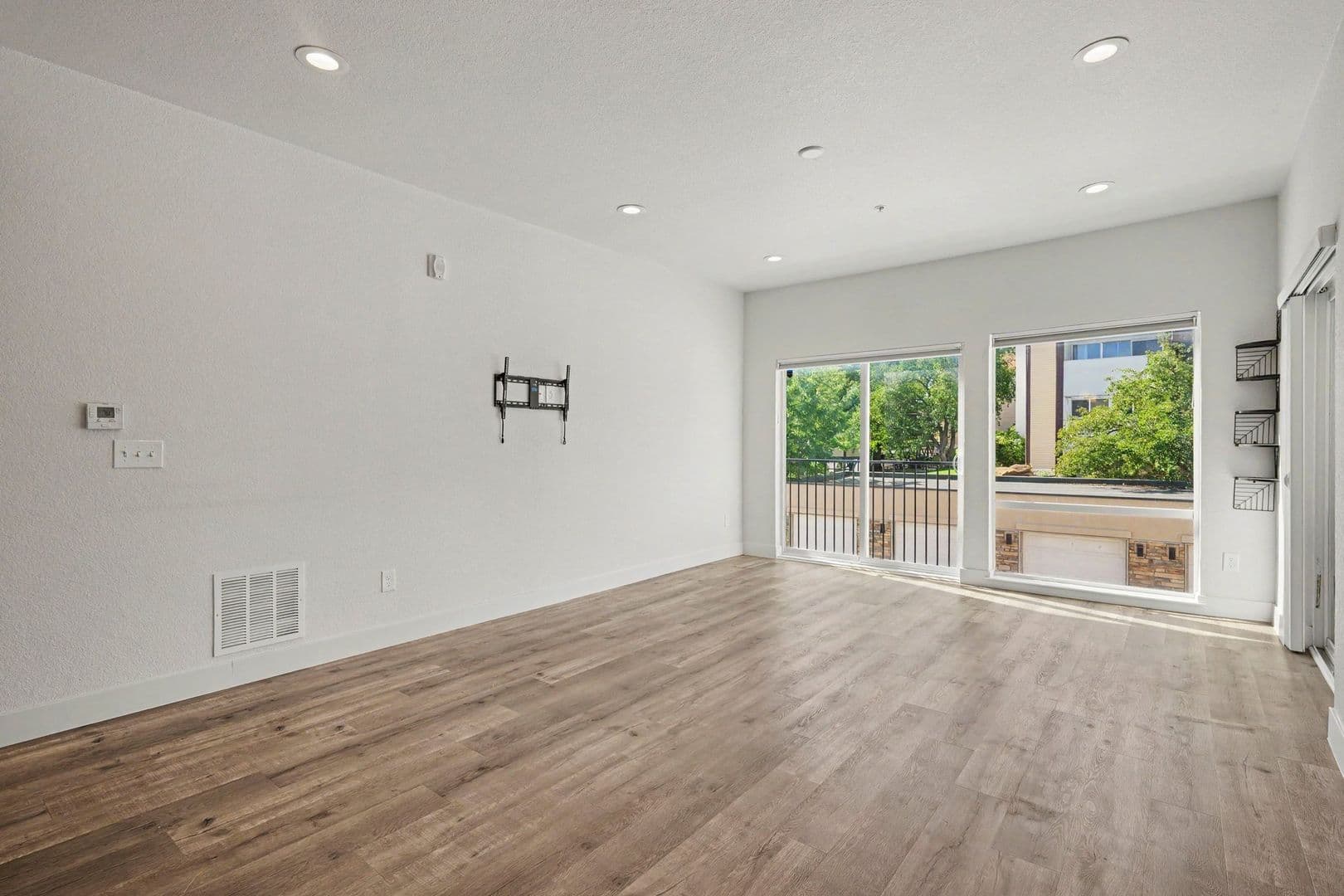 Aurora House: 14936 E Hampden Ave #201