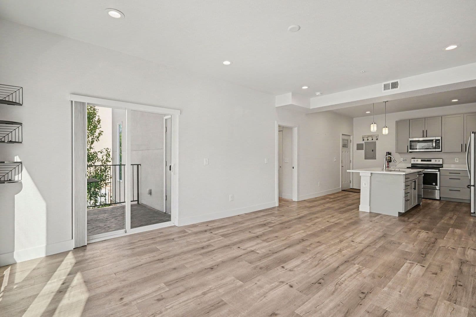 Aurora House: 14936 E Hampden Ave #201