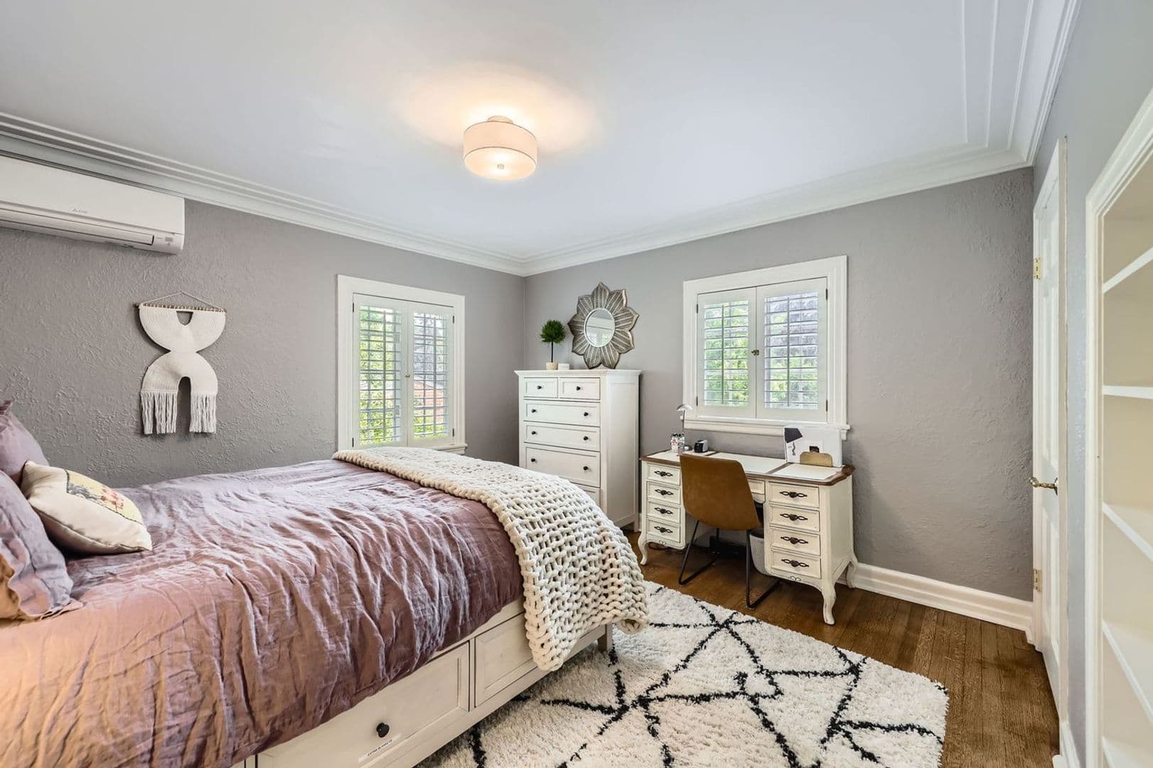 Denver House: 1000 N Monaco Street Pkwy