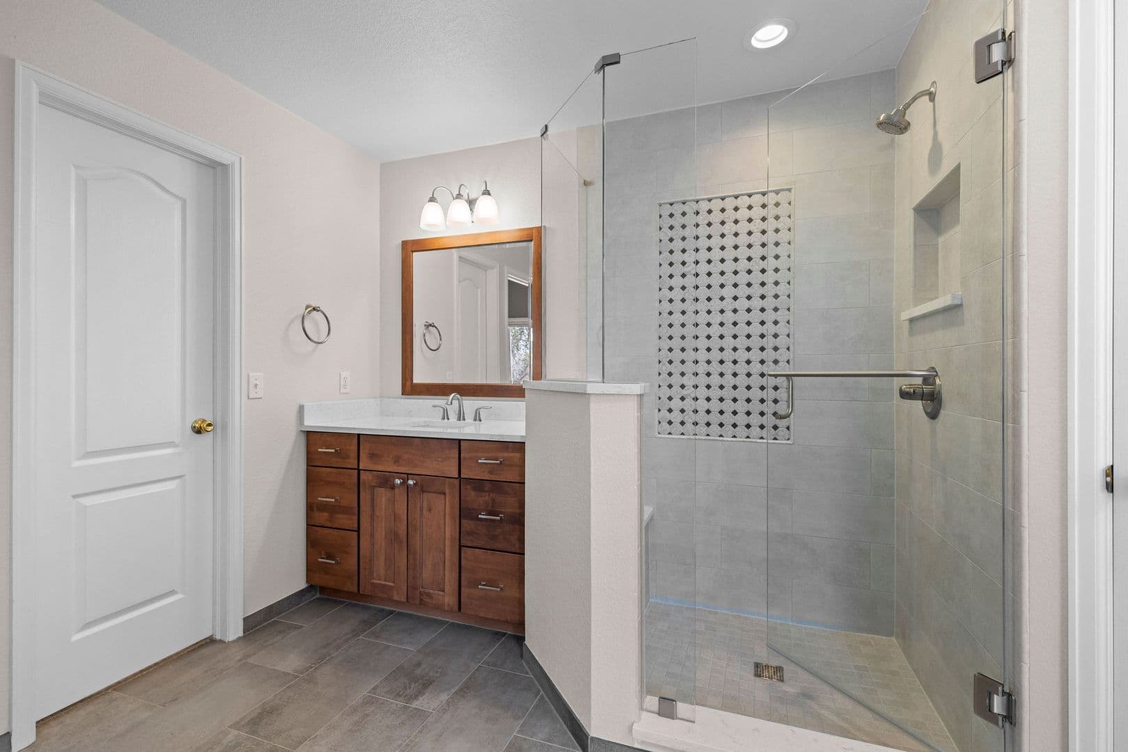 Aurora House: 19617 E Fair Dr