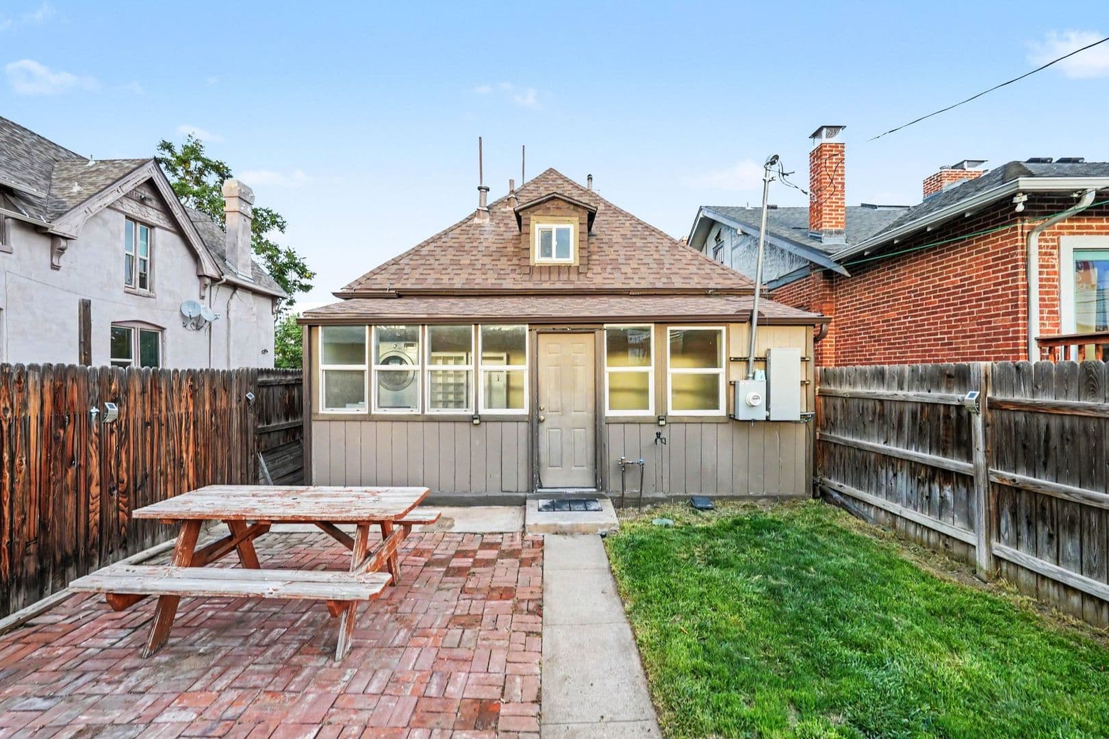 Denver House: 825 Fox St