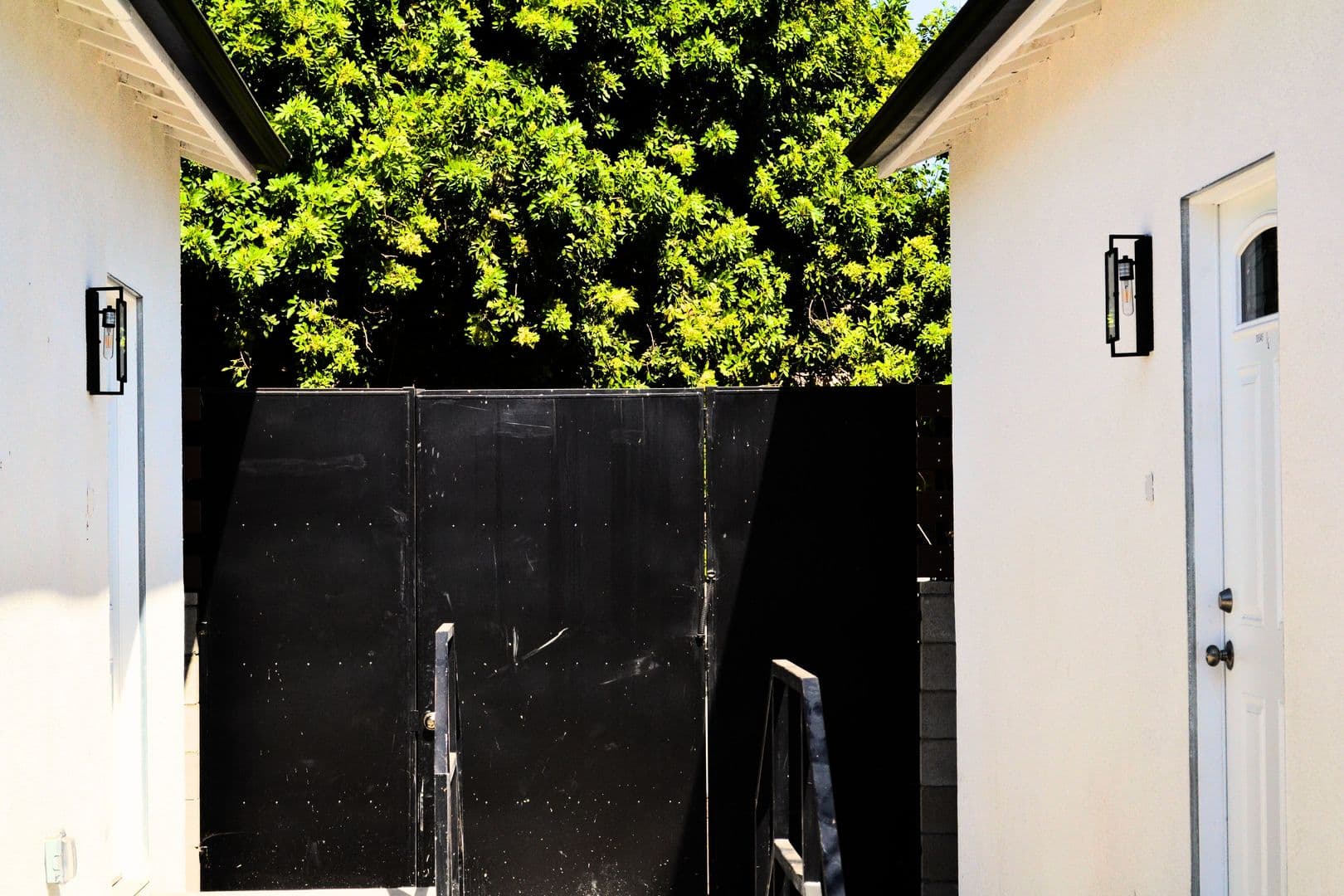 Los Angeles Apartment: 10642-10646 S. Central Ave.