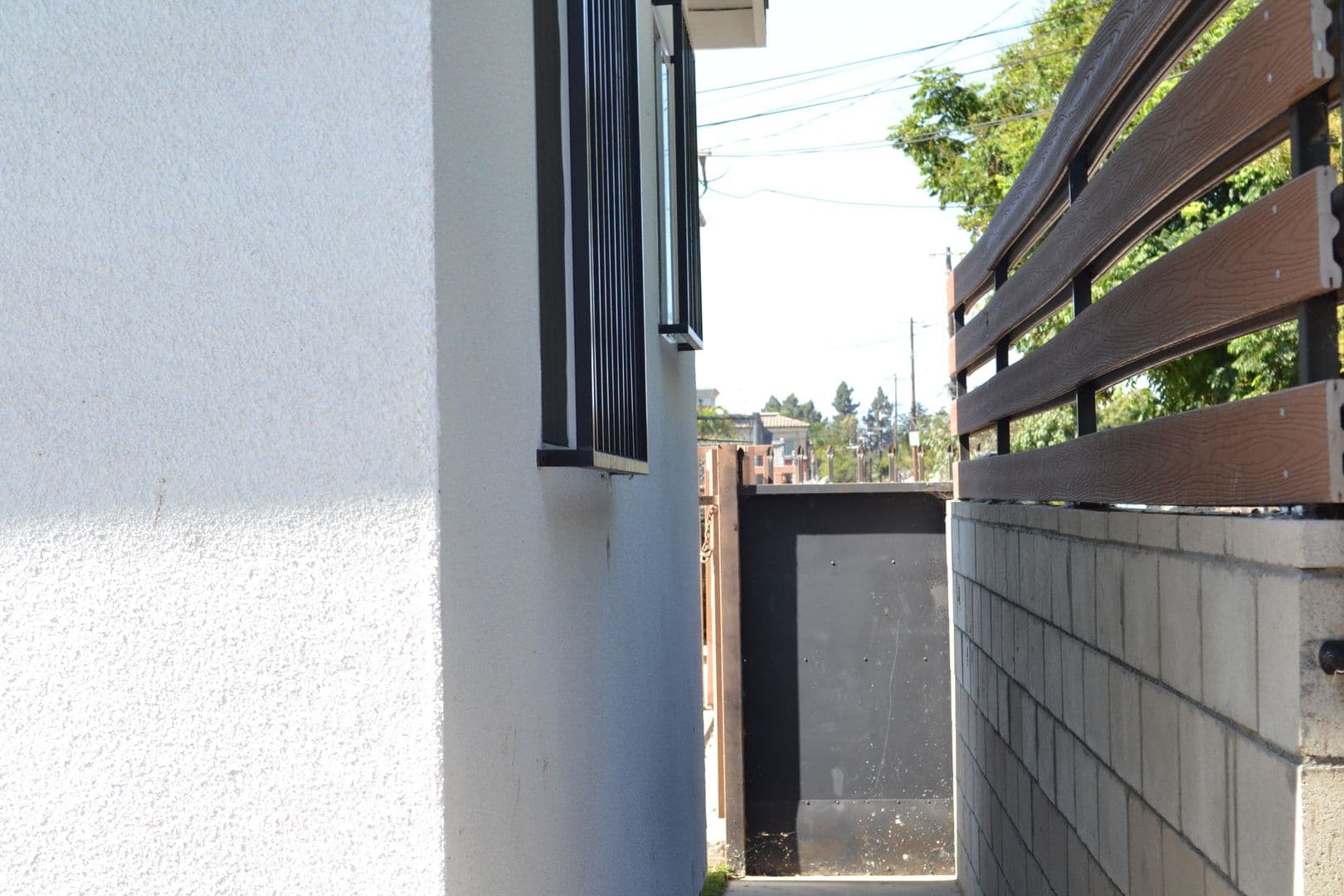 Los Angeles Apartment: 10642-10646 S. Central Ave.
