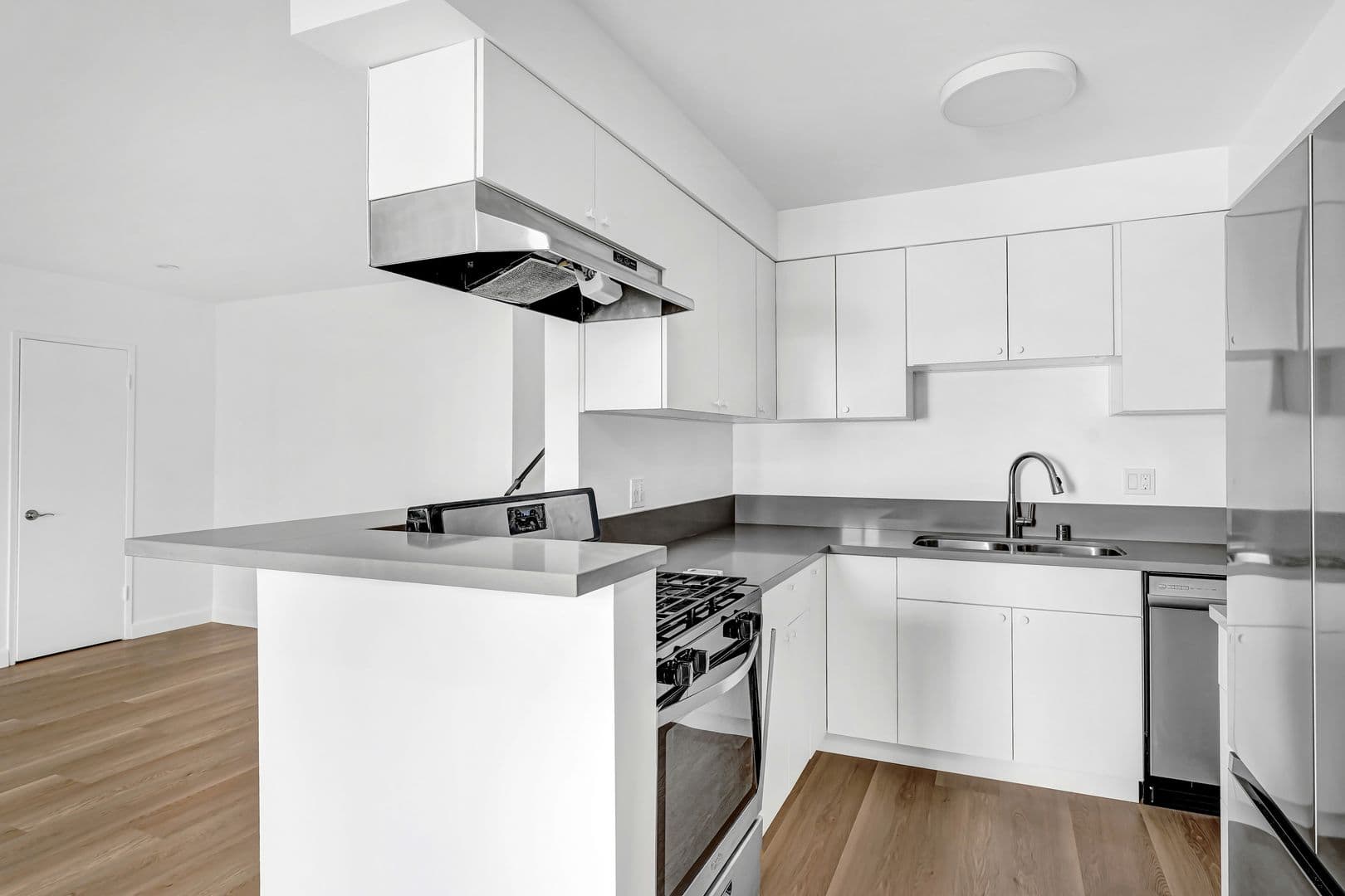 Santa Monica Apartment: 1121 California Avenue
